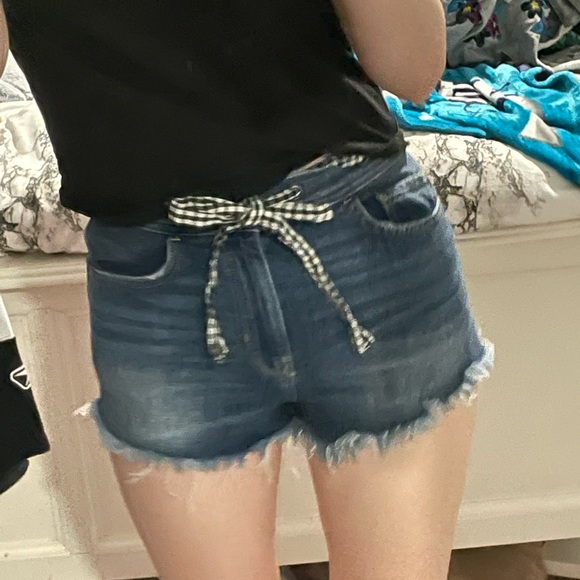 Jean shorts with removable tie - Picture 3 of 4